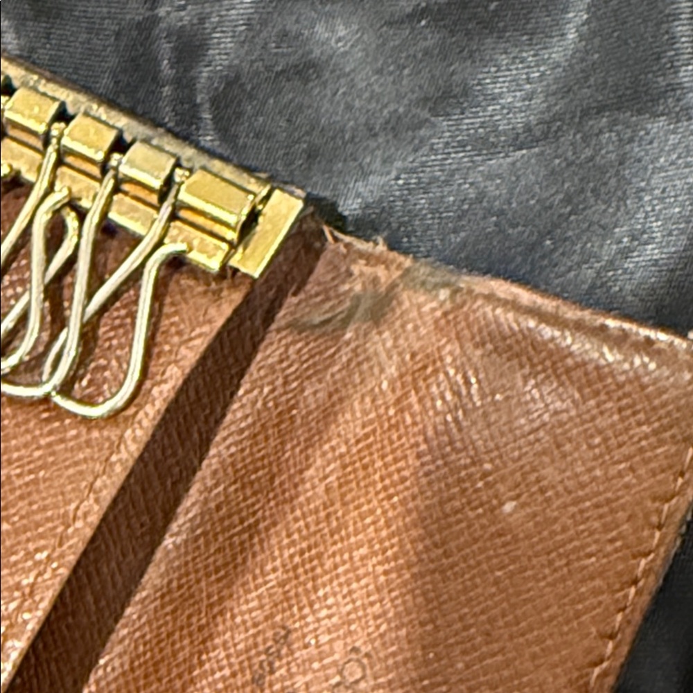 Louis Vuitton Authentic Brown and Gold Monogram 6 Key Case -As Is - Picture 6 of 9